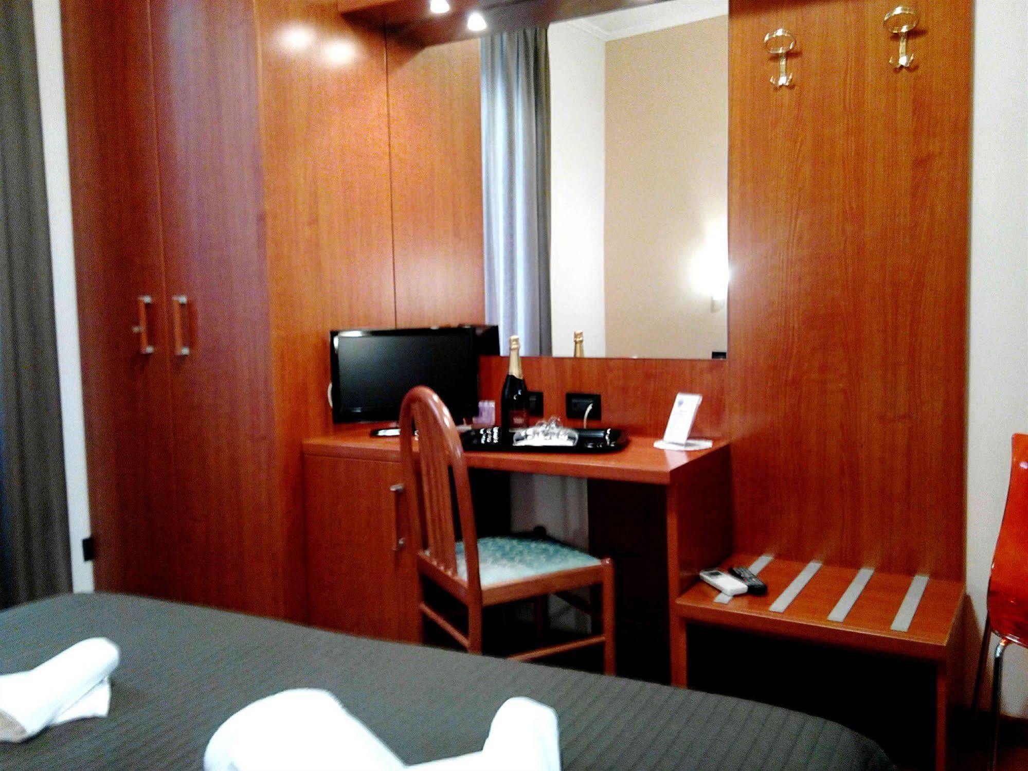 Colosseo Relais Рим Екстер'єр фото